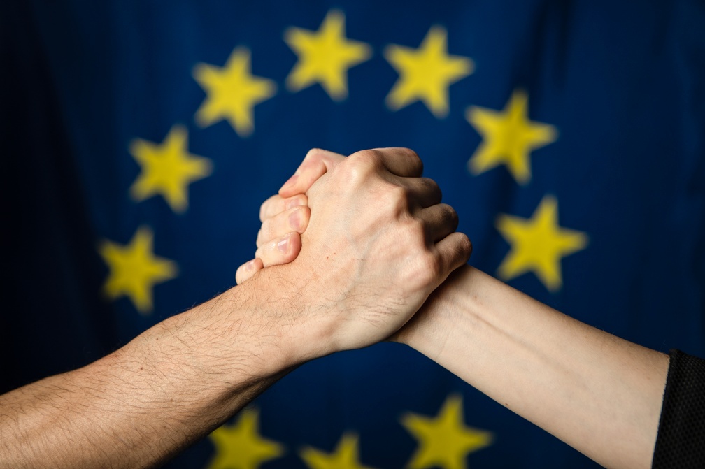 Imagebild EU-Flagge - grenzüberschreitende Zusammenarbeit 